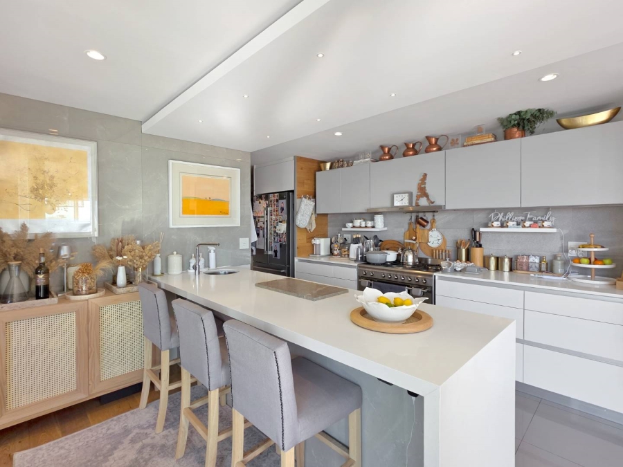 3 Bedroom Property for Sale in Sea Point Western Cape